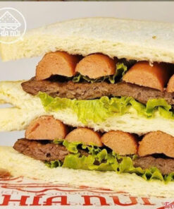 SANDWICH BÒ XÚC XÍCH