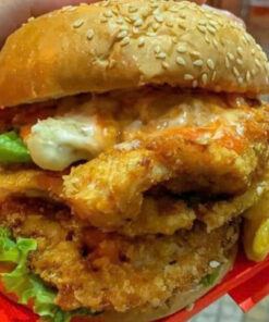 Burger tôm trứng phô mai